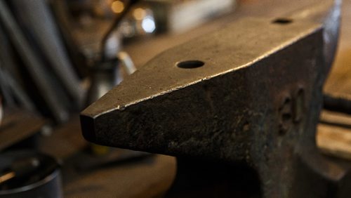 MIKE DEAL / WINNIPEG FREE PRESS
Blacksmith Matt Jenkins owner of Cloverdale Forge.
An anvil on a workbench.
170131 - Tuesday, January 31, 2017.