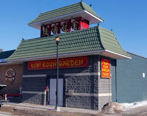 BORIS MINKEVICH / WINNIPEG FREE PRESS
Kum Koon Garden on King Street was shut down. Exterior photo. Feb. 15, 2017