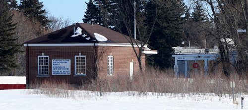 WAYNE GLOWACKI / WINNIPEG FREE PRESS
The closed Noyes, Mn. border closing is a location refugee claimants are dropped off at and after short walk are in Emerson, Mb. This photo was taken from Emerson.  Bill Redekop story.  Feb. 17  2017
