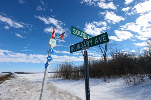 .WAYNE GLOWACKI / WINNIPEG FREE PRESS

The street sign in Emerson,MB. near the U.S. border. Bill Redekop story Feb. 17  2017