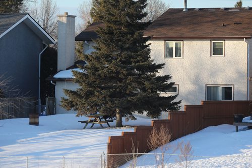 RUTH BONNEVILLE / WINNIPEG FREE PRESS

Police investigate a two-storey home at 38 Forest Lake Drive in Waverely Heights after the remains of a woman's body was found in a barrel believed to be in the backyard.  

Rear of home backing onto a man-made lake.  




Feb 17, 2017
