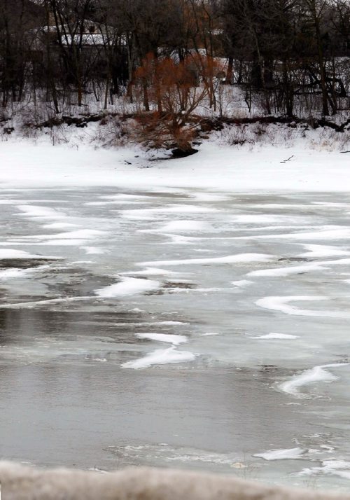 BORIS MINKEVICH / WINNIPEG FREE PRESS
Various photos of the Red River melting situation north of Winnipeg. Shot from River Road in St. Andrews, MB. February 22, 2017