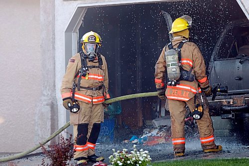 BORIS MINKEVICH / WINNIPEG FREE PRESS  080920 Fire scene at 560 Shorehill Blvd.