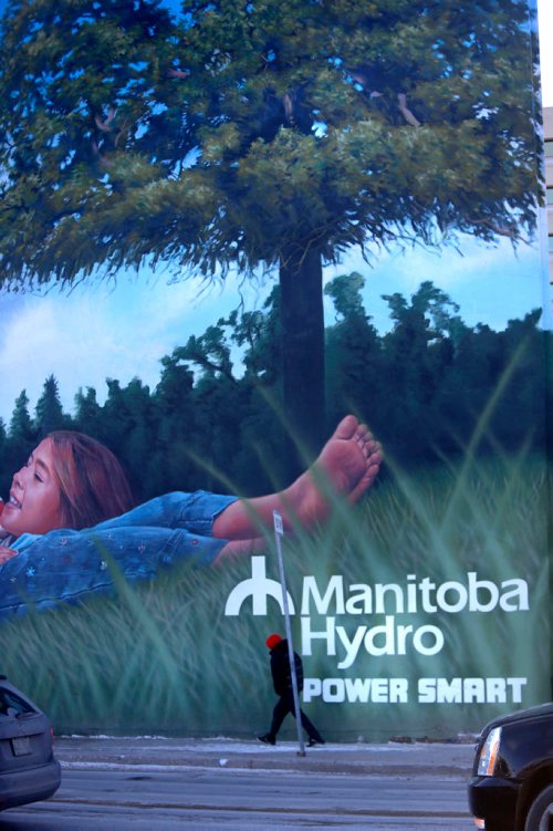 WAYNE GLOWACKI / WINNIPEG FREE PRESS

 Manitoba Hydro Power Smart mural on the the side of the Manitoba Hydro building on Portage Ave. and St James Street. Larry Kusch  story  March 8    2017