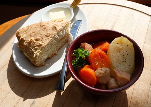 WAYNE GLOWACKI / WINNIPEG FREE PRESS

Food. Bannock  and Dublin Coddle.  Wendy King Story. March 10    2017