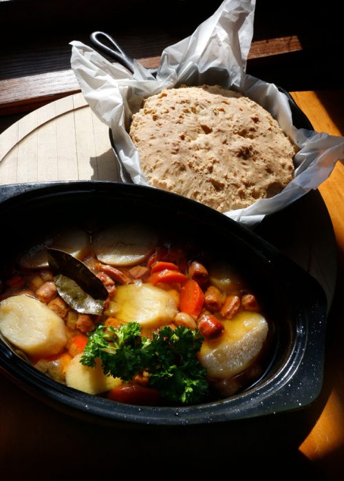 WAYNE GLOWACKI / WINNIPEG FREE PRESS

Food. Bannock  and Dublin Coddle.  Wendy King Story. March 10    2017