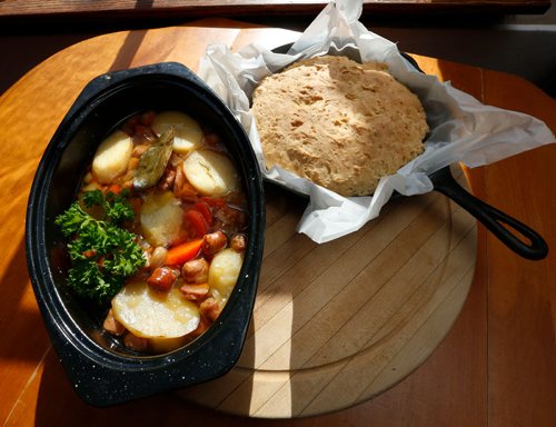 WAYNE GLOWACKI / WINNIPEG FREE PRESS

Food. Bannock  and Dublin Coddle.  Wendy King Story. March 10    2017