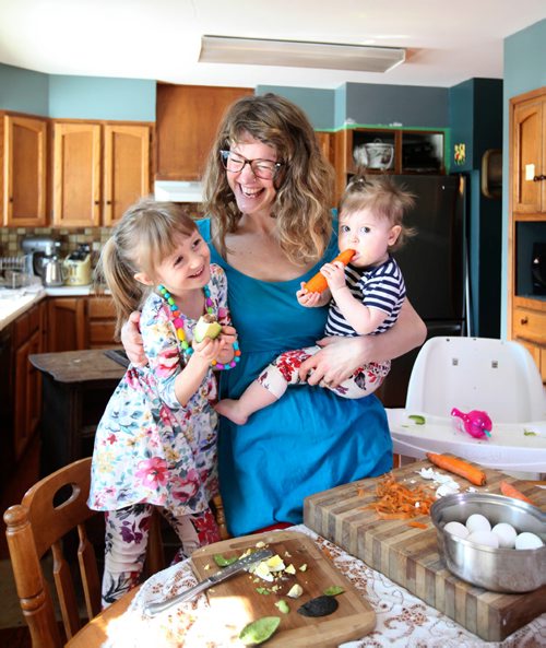 RUTH BONNEVILLE / WINNIPEG FREE PRESS


This Monday's feature is on the battle to get kids to eat healthy. March is Nutrition Month and dietitians are offering tips to help with this food fight. 
Alana Mazurak, mother of a 10-month-old Juniper and five-year-old Ayla eating healthy with their mom's help in the kitchen. She shares some of her tricks to get her eldest to eat well rounded meals. 


March 10, 2017