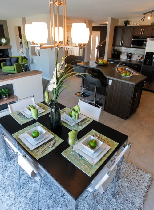 BORIS MINKEVICH / WINNIPEG FREE PRESS
HOMES - 7 Larry Vickar Drive East in Devonshire Village. Kitchen table foreground. Kitchen background. March 13, 2017 170313