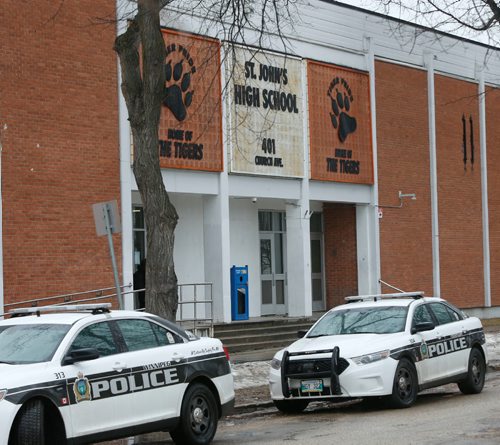 WAYNE GLOWACKI / WINNIPEG FREE PRESS

Winnipeg Police at St. Johns High School Thursday afternoon. Possible assault earlier in the day.  March 16    2017