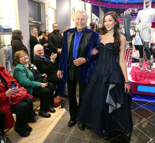 JASON HALSTEAD / WINNIPEG FREE PRESS

Fashion mogul Peter Nygard wraps up the Nygard fashion show on March 17, 2017 at the Nygard Fashion Park store on Kenaston Boulevard. More than 450 people attended the show which previewed new spring fashions and raised funds for CancerCare Manitoba to support breast cancer research.