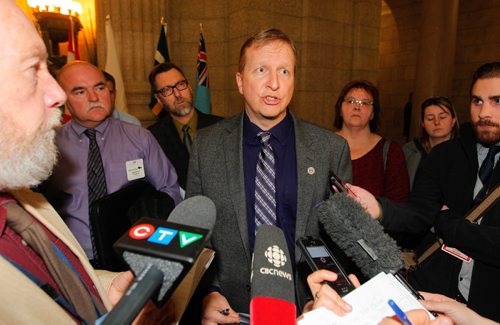 BORIS MINKEVICH / WINNIPEG FREE PRESS
Manitoba provincial budget post scrums at the Leg.
Manitoba Federation of Labour president Kevin Rebeck is interviewed by loads of reporters. March 20, 2017 170320