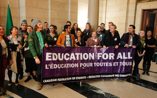 BORIS MINKEVICH / WINNIPEG FREE PRESS
Manitoba provincial budget post scrums at the Leg.
Before the hallway scrums the Canadian Federation of Students marched inside the Leg and lots of noise. March 20, 2017 170320