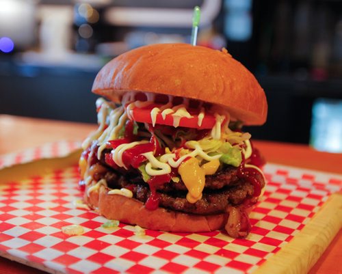BORIS MINKEVICH / WINNIPEG FREE PRESS
ENT - Top burger places in town. Double Bacon Mushroom burger. Market Burger. 645 Corydon Ave. David Sanderson story. March 21, 2017 170321