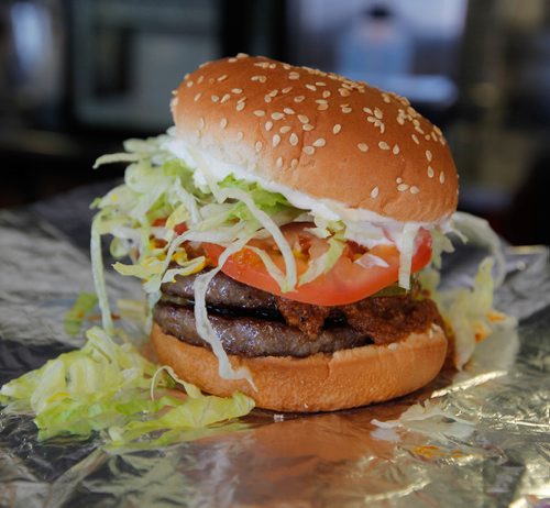 BORIS MINKEVICH / WINNIPEG FREE PRESS
ENT - Top burger places in town. New York Burgers.  Double burger. David Sanderson story. March 21, 2017 170321