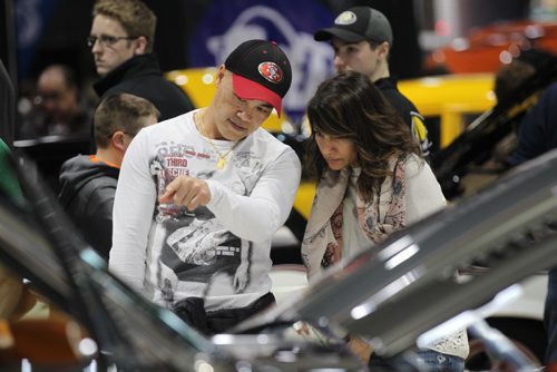 
RUTH BONNEVILLE  / WINNIPEG FREE PRESS

People check out  the Car Show held at RBC Convention Centre Saturday. 
Standup photo 
March 25, 2017