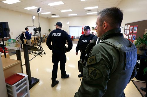 WAYNE GLOWACKI / WINNIPEG FREE PRESS

Security preparations for Prime Minister Justin Trudeau's visit to the South Y in Winnipeg Wednesday to make a child care announcement.¤Larry Kusch story March 29    2017
