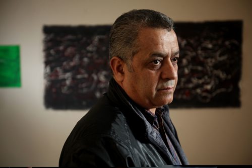 RUTH BONNEVILLE  / WINNIPEG FREE PRESS


Portrait of  Syrian refugee and artist Nadim Ado who got help getting his creative jam back by Dr. Auday Ab Redah who is part of the  Elmwood Community Resource Centre, which has helped Abo through the struggles and pain of leaving his country and resettling. 

See Carol Sanders story. 


March 29, 2017