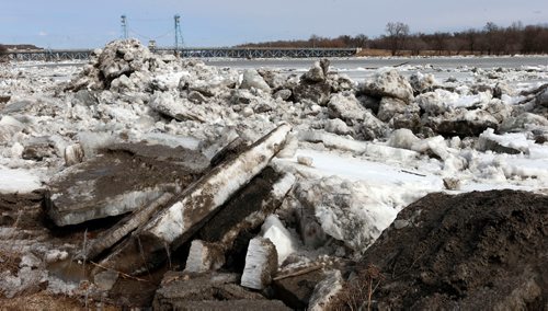 WAYNE GLOWACKI / WINNIPEG FREE PRESS

Ice started to flow under the Selkirk Bridge in Selkirk,Mb. Thursday afternoon. The bridge was closed to traffic Thursday as the Red River has flooded a section of Highway 204 just on the east side of the bridge.  March 30     2017