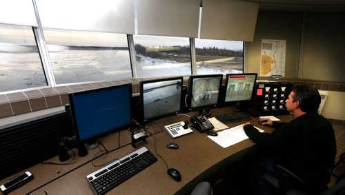 WAYNE GLOWACKI / WINNIPEG FREE PRESS 

Roger Lemoine in the control centre at the Red River Floodway control structure south of the city, the gates are scheduled to be raised Friday. March 31  2017