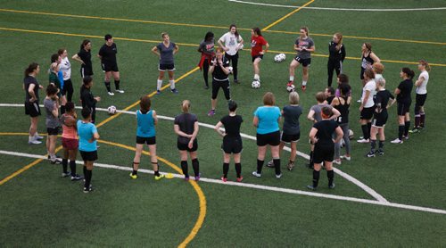 MIKE DEAL / WINNIPEG FREE PRESS
Wesmen women's soccer team Head Coach Amy Anderson (centre) talks during a¤soccer clinic for women over 40 thats raising money for the Wesmen womens soccer team scholarship fund.¤
170402 - Sunday, April 02, 2017.