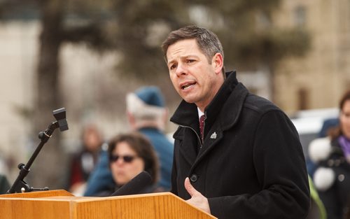 MIKE DEAL / WINNIPEG FREE PRESS
Winnipeg Mayor Brian Bowman during the memorial celebration of the 100th Anniversary of the Battle of Vimy Ridge at the memorial cenotaph on Memorial Boulevard on Sunday afternoon.
170409 - Sunday, April 09, 2017.