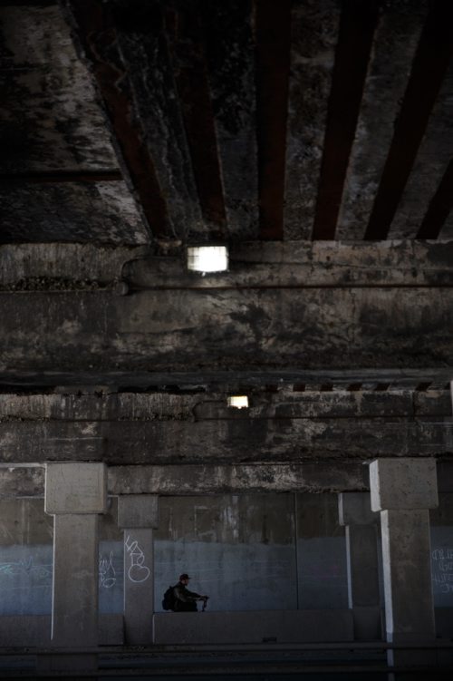 MIKE DEAL / WINNIPEG FREE PRESS
Manitoba Hydro recently replaced the lightbulbs in the fixtures underneath the Higgins underpass in an attempt to increase the ambient light which has been very low and has raised safety concerns for pedestrians.
170410 - Monday, April 10, 2017.
