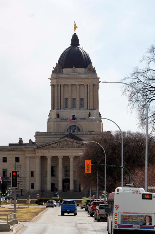 BORIS MINKEVICH / WINNIPEG FREE PRESS
Manitoba Legislative Building seen from Memorial Blvd. for budget day paper. April 11, 2017