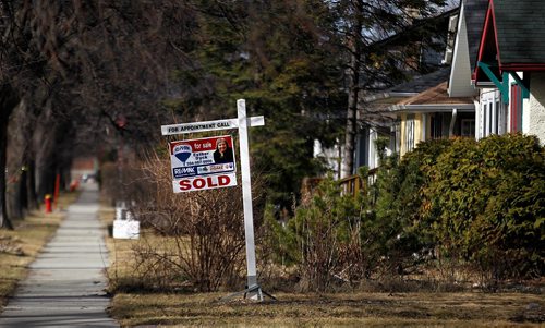 PHIL HOSSACK / WINNIPEG FREE PRESS  - House "re-sale" ,market booms....See story.  -  April1, 2017