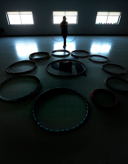 JOHN WOODS / WINNIPEG FREE PRESS
Karrie Blackburn, owner of Kurrent Motion, teaches an acrobatic hola hooping class at Valley Gardens Community Centre Tuesday, April 11, 2017. Blackburn also makes and sells her own hula hoops.