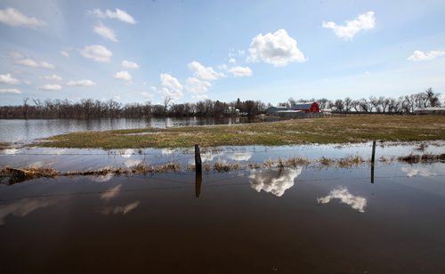 RUTH BONNEVILLE /  WINNIPEG FREE PRESS

High water surrounds farms in Lauder area of southwestern Manitoba due to flooding in the area. 
See Randy Turner story. 


April 12, 2017