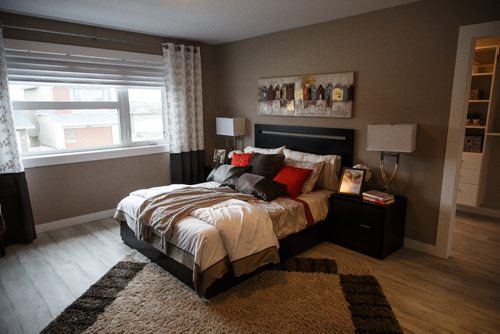 MIKE DEAL / WINNIPEG FREE PRESS
New home feature at 220 Bonaventure Drive East.
master bedroom
170417 - Monday, April 17, 2017.