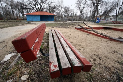 WAYNE GLOWACKI / WINNIPEG FREE PRESS

A bench at the sandbox at Weston Park along Logan Ave.    Aldo Santin  story April 17 2017