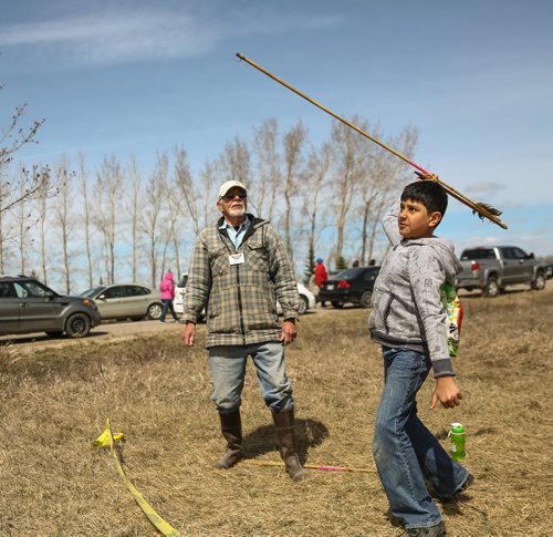 MIKE DEAL / WINNIPEG FREE PRESS
Arjun Khera, 10, tries out an Atl Atl during the FortWhyte Alive annual Earth Day celebration on Sunday.
170423 - Sunday, April 23, 2017.