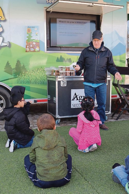 Canstar Community News April 19, 2017 - Students at Victory School learned about agriculture at Seed Survivor Mobile, an interactive classroom. (LIGIA BRAIDOTTI/CANSTAR COMMUNITY NEWS/TIMES)