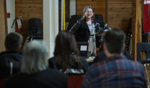 MIKE DEAL / WINNIPEG FREE PRESS
Sharon Kuropatwa from the Winnipeg Regional Health authority speaks during the launch of the Street Health Survey Project at the Circle of Life Thunderbird House on Higgins Ave.
170427 - Thursday, April 27, 2017.