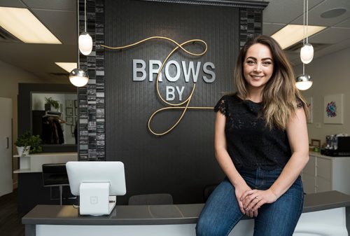 DAVID LIPNOWSKI / WINNIPEG FREE PRESS

Founder and CEO of Brows by G, Giovanna Minenna at her shop on Grant Ave Thursday April 27, 2017.