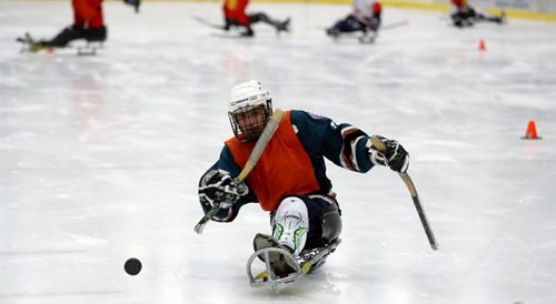 TREVOR HAGAN / WINNIPEG FREE PRESS
Team Manitoba sledge hockey practice featuring Omar Al Ziab, 15, a Syrian refugee and amputee who only took to the ice for the first time last August, Monday, May 1, 2017.