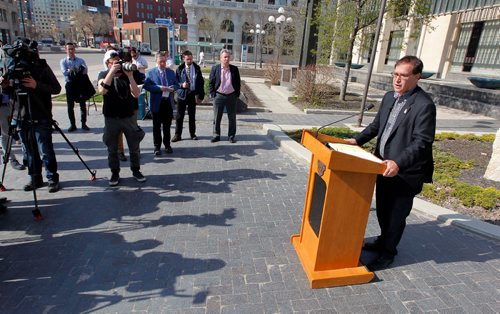 BORIS MINKEVICH / WINNIPEG FREE PRESS
Councillor Marty Morantz, Chair of the Standing Policy Committee on Infrastructure Renewal at Rapid Transit press conference at City Hall. May 4, 2017