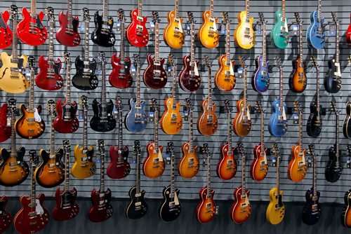 BORIS MINKEVICH / WINNIPEG FREE PRESS
Long & McQuades new flagship Winnipeg store. There is a wall of guitars in the store. For Mondays real estate column. Murray McNeill story. May 5, 2017