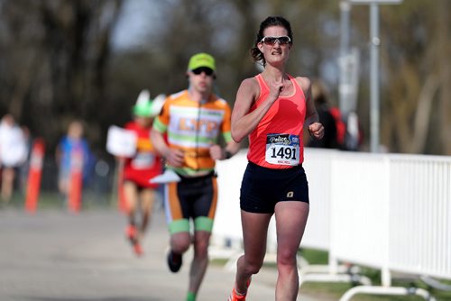 TREVOR HAGAN / WINNIPEG FREE PRESS
Rachel Herron would finishes as the second fastest woman in the half a marathon. The 13th annual Winnipeg Police Service Half Marathon started and finished in Assiniboine Park, Sunday, May 7, 2017.