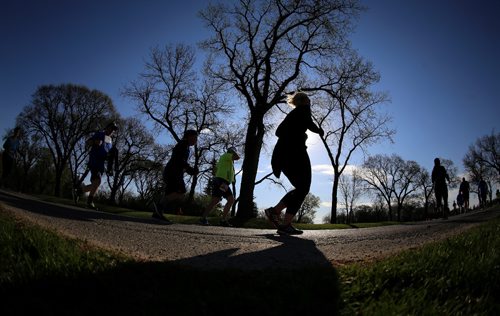 TREVOR HAGAN / WINNIPEG FREE PRESS
The 13th annual Winnipeg Police Service Half Marathon started and finished in Assiniboine Park, Sunday, May 7, 2017.