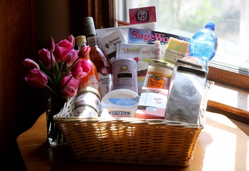 TREVOR HAGAN / WINNIPEG FREE PRESS
A Mother's Day Basket, Sunday, May 7, 2017. Wendy King article.