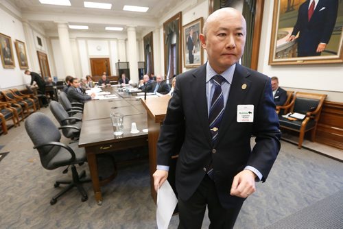 JOHN WOODS / WINNIPEG FREE PRESS
Dr Aaron Chiu, Doctors Manitoba, leaves after speaking at a public hearing on Bill 29 at the Manitoba Legislature Monday, May 8, 2017.'