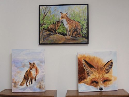 Canstar Community News Much of Judy Sutton's work focuses on nature. This series of foxes celebrates the history of fox farming in East St. Paul. (SHELDON BIRNIE/CANSTAR/THE HERALD)