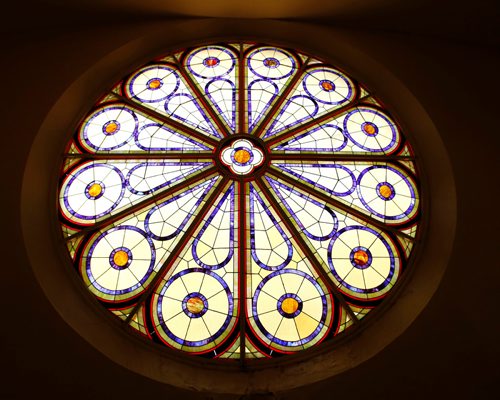 WAYNE GLOWACKI / WINNIPEG FREE PRESS 

Faith Page. Large stain glass window by the balcony in the  Gordon-King Memorial Church at 17 Cobourg Ave.   For Brenda Suderman story on Church tours.  May 11 2017