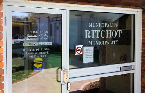 BORIS MINKEVICH / WINNIPEG FREE PRESS
FILES - Municipality of Ritchot office in St. Adolphe. 352 Main Street. May 11, 2017