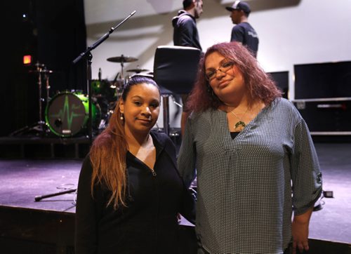 WAYNE GLOWACKI / WINNIPEG FREE PRESS

49.8 Jainna Cabral and Jessica Edwards,left,  attended Winnipeg musician Robb Nash's performance to current and former Metis youth in care at the Park Theatre Tuesday. Melissa Martin story May 16 2017