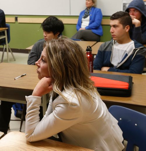 WAYNE GLOWACKI / WINNIPEG FREE PRESS 

Jane Bachart, a consultant for the Pembina Trails School Division with grade 10 students in the  BBBs Lift program class at Shaftesbury High School Friday that teaches business ethics. Carol Sanders story   May 19 2017