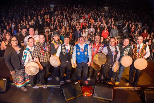 Northern Cree Takes a selfie with the crowd as they win the Life Time Achievement Award at the 2017 Indigenous Music Awards May 19 2017 at Club Regent Casino. (MIKE SUDOMA / WINNIPEG FREE PRESS)